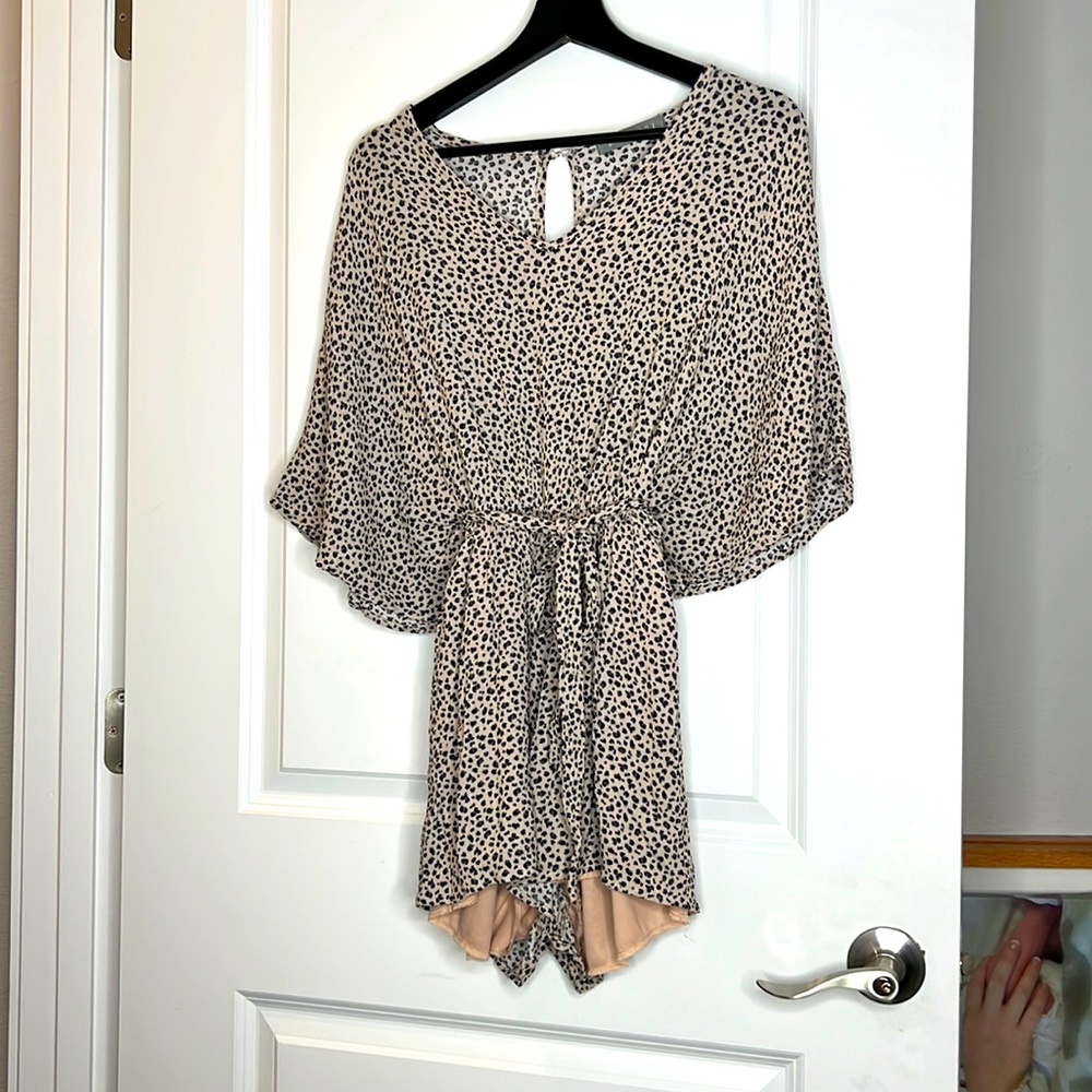 Size small Pixie + Ivy women’s romper in like new condition.